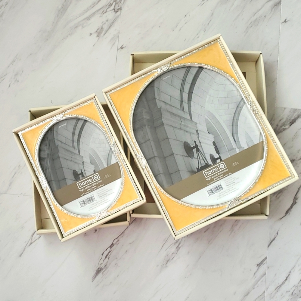New! Beautiful Photo Frame Set